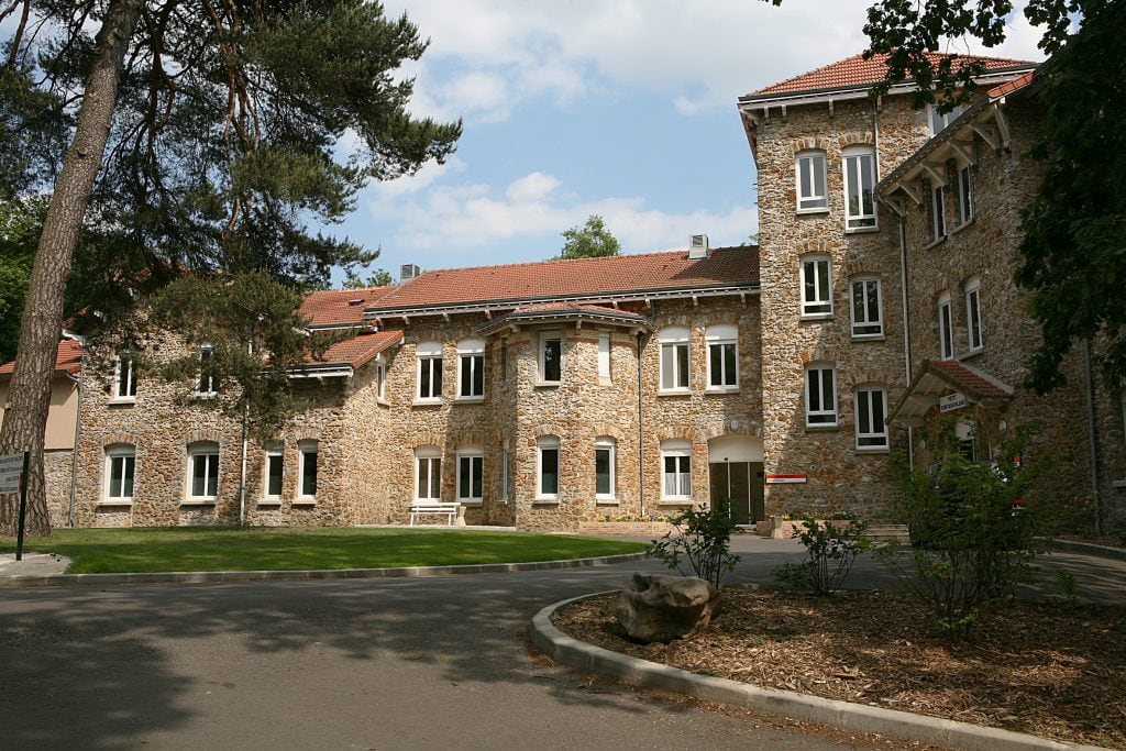 Façade du bâtiment Petit Fontainebleau au CEntre hospitalier de Bligny